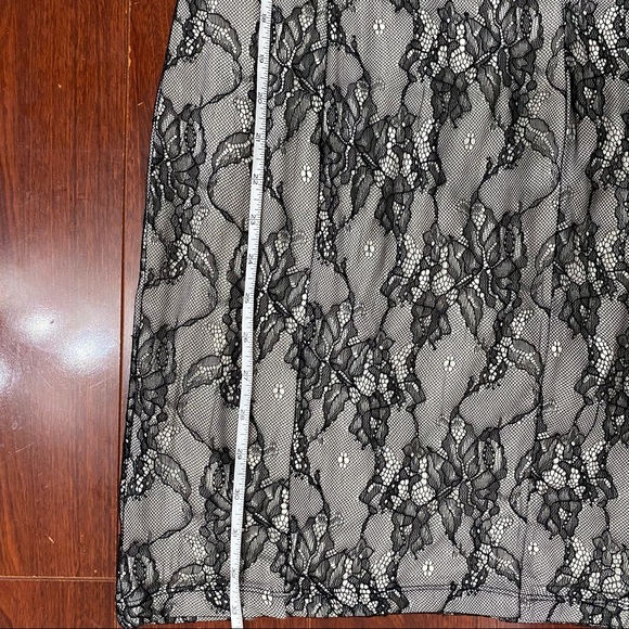 ✨EUC GUESS Black Lace Mini Bodycon Dress, Size XS - Picture 12 of 13